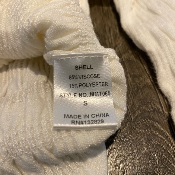 White Off-Shoulder Crop Top small flattering NWOT sexy boutique Zara soft new​ - Picture 10 of 11